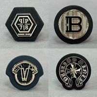 Produsen Label Kulit Premium dengan Inlay Logam, Desain Die-Cut Bentuk Kustom, Teks Embos Tahan Lama untuk Merek Mewah