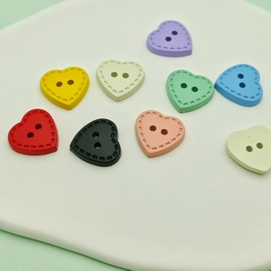 Botones Decorativos de Corazón de Durazno con Puntos de Colores para Abrigo de Mujer, Cárdigan Tejido, Hebilla Decorativa Cosida a Mano para DIY - Product Image 4