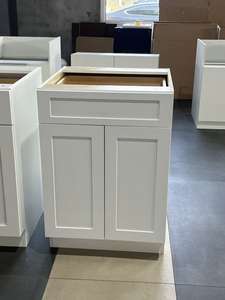 خزائن مطبخ تشالستون البيضاء جاهزة للتجميع في مستودعات الولايات المتحدة، خزائن مطبخ بتشطيب طبيعي، خزانة حائط راقية من مصنع فيتنامي - Product Image 5