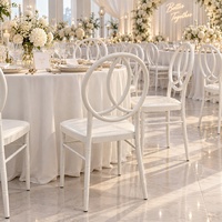 Chaise Chiavari moderne en métal blanc empilable pour événements, mariages, banquets, fêtes, hôtels et location de mobilier