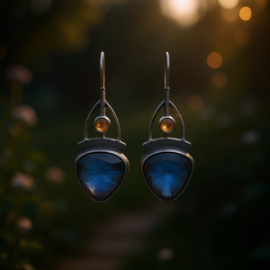Orecchini pendenti vintage in argento con cristallo naturale blu incastonato a castone per l'uso quotidiano da donna - Product Image 2