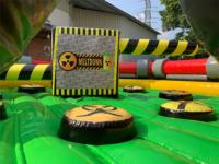 EASYFUN Parcours gonflable Wipeout personnalisé en usine, jeu mécanique de type « Toxic Meltdown Ride » pour fête foraine et événements sportifs