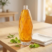 Bouteille en verre taillé de haute qualité, vide, 700 ml, à coupe géométrique, avec bouchon à vis, pour spiritueux et distilleries, vente en gros