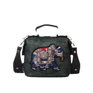 <span class=keywords><strong>กระเป๋า</strong></span>ถือดีไซน์การ์ตูน<span class=keywords><strong>ช้าง</strong></span>ปักลายไทย สำหรับผู้หญิง <span class=keywords><strong>กระเป๋า</strong></span>สะพายข้างสไตล์อินเดีย วัสดุ PU พร้อมตัวล็อคแม่เหล็ก - Product Image 5