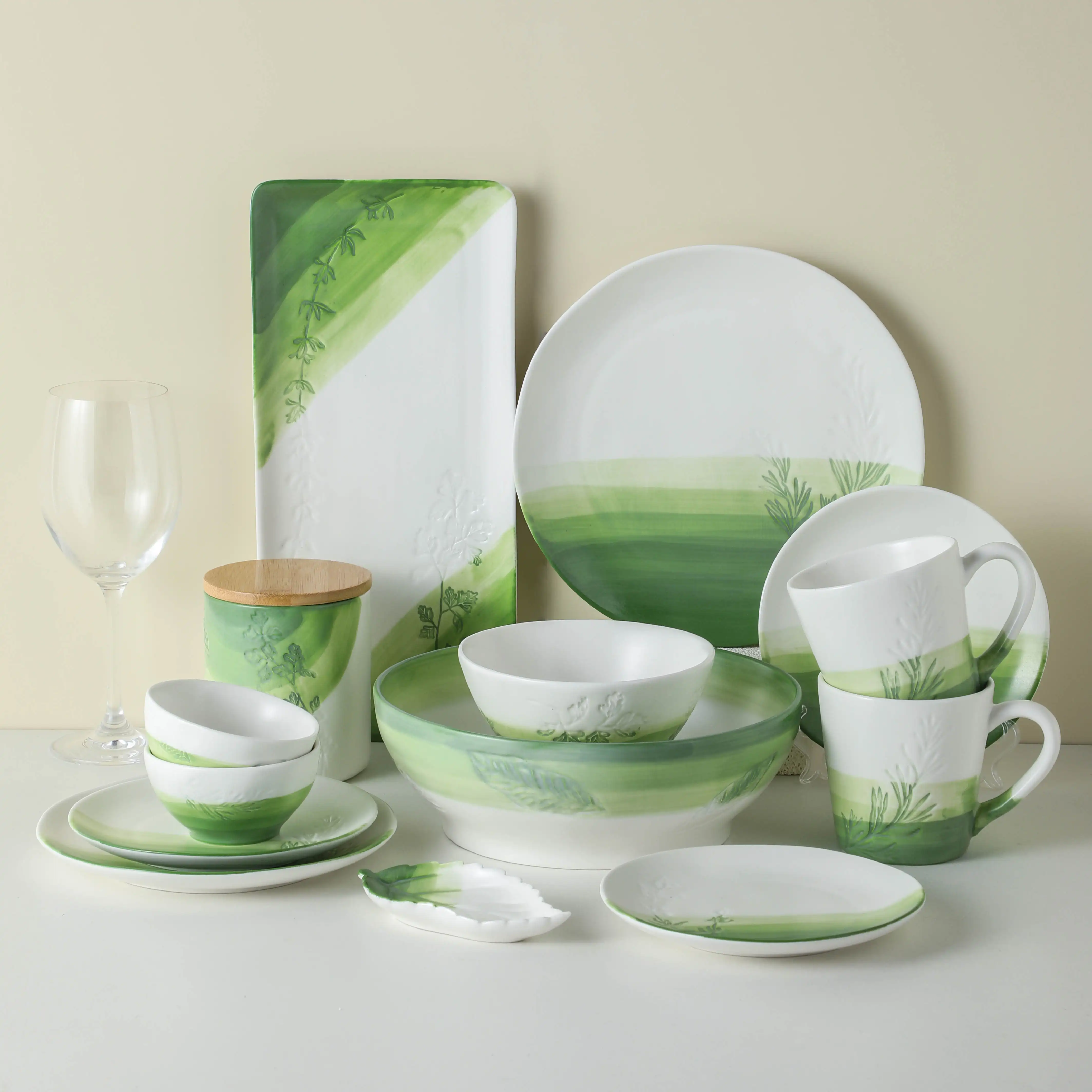 Emboss design ombre surface wholesale bulk hotel home restaurant plate sets dinnerware nordic ceramic dinner set