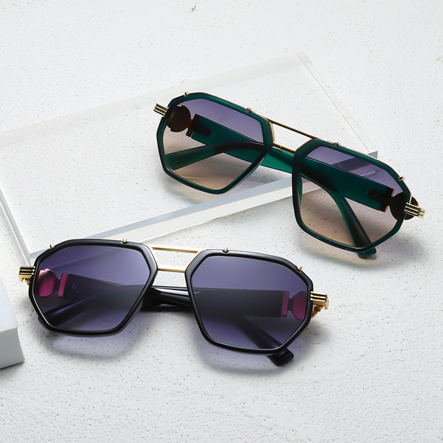 2024 Women's Fashion Trendy Sunglasses UV400 Metal Square Over-Sized Frame New Style Wholesale Promotion