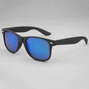 Lunettes de soleil de créateur UV400 CE logo personnalisé bleu vert jaune violet rouge lentilles PC mode unisexe vente en gros - Product Image 1