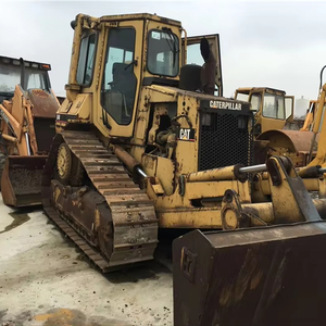 Bouteur CAT D4H d'occasion, propre et peu utilisé, modèle 2023, capacité de boulonnage 8,6 m, poids 15 000 kg, lame de grande taille, équipement de construction - Product Image 1