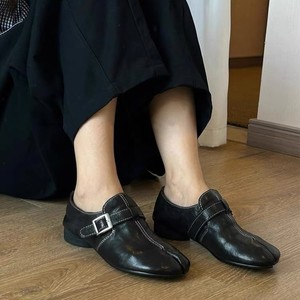 รองเท้าหนังผู้หญิงทรงสวยทันสมัยปี 2026 แบบแยกนิ้วเท้า สไตล์บาร์น หนังฟอกสี  หน้าผ้าหนังสูง  แบบสวม  พร้อมดีไซน์หัวเข็มขัดเดี่ยว - Product Image 5