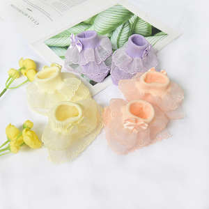 Vente en gros de chaussettes en coton épais à nœud pour bébés, chaussettes antidérapantes en coton avec froufrous de créateur pour garçons et filles - Product Image 4