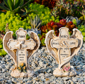 Ali d'angelo commemorative in resina che abbracciano la statua del giardino d'amore della fata della croce per la persona amata - Product Image 1