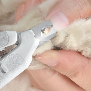Coupe-ongles LED pour animaux de compagnie à <span class=keywords><strong>prix</strong></span> d'usine-Coupeur en acier inoxydable sûr pour chats et chiens, avec design léger et anti-éclaboussures - Product Image 4