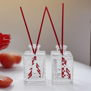 Diffuseur en verre transparent gaufré carré de 100 ml, impression sérigraphique, logo personnalisé, bouchon en liège pour huiles essentielles, maison, salle de bain, cadeaux - Product Image 1