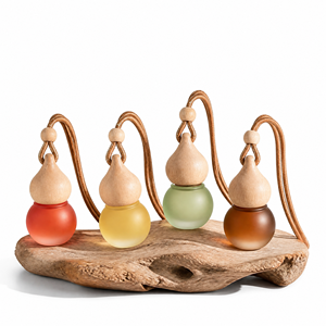 Diffuseur de parfum pour voiture en forme de <span class=keywords><strong>gourde</strong></span> avec <span class=keywords><strong>bouchon</strong></span> en bois et flacon en verre dépoli pour décoration intérieure de voiture – Vente en gros - Product Image 2