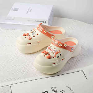 Heyun Crocs Platform Clogs Zapatos informales de verano para mujer con tacón de 3 cm y suela gruesa con diseño de gato rosa blanco - Product Image 4