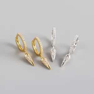 NEU Fine Jewelry Sterling Silber Punk Ohrringe Triangle Spike mit kleinen Diamant Charms Creolen für Frauen