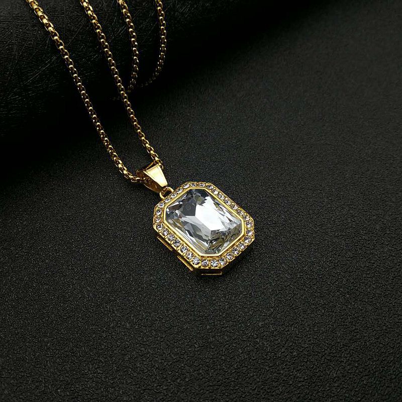 Colgante de oro con diamantes blancos