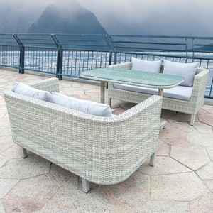 Conjunto de Mesa de Centro y Sofá de Ratán Resistente para Exteriores, Estructura de Aleación de Aluminio, Impermeable, Diseño Moderno y Simple para Balcón, Jardín o Terraza - Product Image 4
