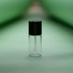 3ml 5ml vuoto in vetro trasparente soluzione cosmetica per la cura della pelle contenitore di vetro con coperchio in plastica con bastone fondotinta liquido