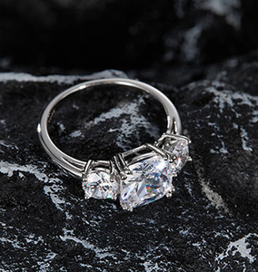 Bague de fiançailles de luxe en argent sterling S925 avec trois pierres ovales en moissanite, tendance, élégante, pour femme - Product Image 6