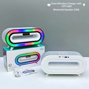 Lampe d'ambiance RGB portable avec mini-haut-parleur de bureau, horloge, radio FM, lecteur de carte TF et haut-parleur sans fil V5.0 - Product Image 3
