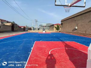 Plancher suspendu en plastique pour <span class=keywords><strong>dalle</strong></span> <span class=keywords><strong>de</strong></span> béton, intérieur/extérieur, jardin, sport - Surface multisports durable, facile à nettoyer, drainage optimal - Product Image 6