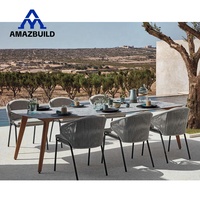 AMAZBUILD Ensemble Table et Chaises en Bois Durable et Moderne pour l'Extérieur, Idéal pour les Repas en Cour de Villas et Hôtels