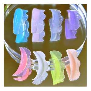 Coussinets de levage de cils sans colle, tampon de stratification de cils pour petits/grands yeux 8 tailles boucliers permanents en silicone réutilisables C Curl Lifting Tint Dye - Product Image 1