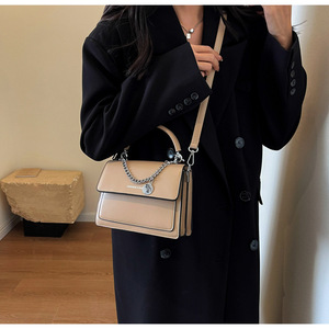 2025 nuova tendenza della borsa quadrata a mano - Product Image 5