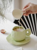 Tasse à café en céramique Kawaii Cloud écologique de 330 ml avec soucoupe, petite tasse à petit-déjeuner mignonne et ensemble assiette pour fêtes et cadeaux