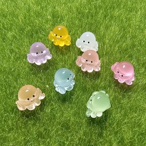 100 unids/lote 14*18MM luminosas Mini figuritas de pulpo de resina que brillan en la oscuridad adorno en miniatura para casa de muñecas paisaje habitación DIY artesanía - Product Image 1
