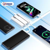 Logo Kustom Stasiun Daya Portabel Kecil 10000mAh/20000mAh Baterai Li-Polymer Pengisian Cepat Layar LED dengan Kabel Ponsel 2-in-1
