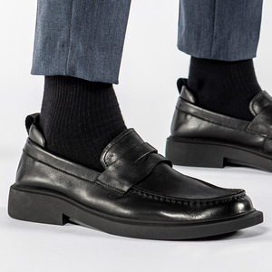 Zapatos de cuero casuales minimalistas británicos de otoño - zapatos de negocios de una pieza para hombre con suela suave - zapatos cómodos para hombre - Product Image 1