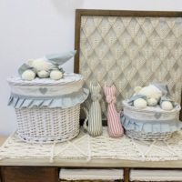 Ensemble de paniers de rangement pour enfants Designer 4-PC Base en saule avec couvercle et doublures en peluche pour le linge