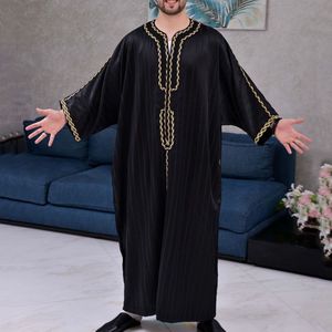 Nouvelle mode Moyen-Orient, robe longue ethnique à manches courtes et col en V pour hommes arabes, <span class=keywords><strong>chemise</strong></span> ample décontractée pour hommes, robe décontractée - Product Image 4
