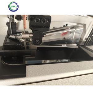 Machine à découper et à emballer les <span class=keywords><strong>matelas</strong></span> Machine à coudre les couettes Couverture en filet Emballage <span class=keywords><strong>de</strong></span> <span class=keywords><strong>matelas</strong></span> Machine à coudre industrielle - Product Image 3