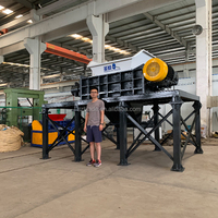 Broyeur industriel à double arbre multifonctionnel en acier à haute teneur en manganèse utilisé pour le traitement du plastique recyclé