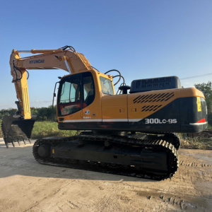 Excavatrice sur chenilles d'occasion d'origine coréenne Doosan DX300LC 30 tonnes, robuste, avec godet de 1,74 m et puissance de 202 kW, à vendre - Product Image 1