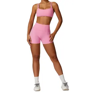 Venta al por mayor personalización conjunto de yoga sujetador pantalones cortos hermosa espalda ropa de fitness desnudo secado rápido apretado mujeres Slim correr deportes