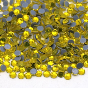 พลอยเทียมหลังเรียบติดพลอยเทียมสีมะนาวแบบร้อนสำหรับตกแต่งเล็บแบบ DIY - Product Image 1