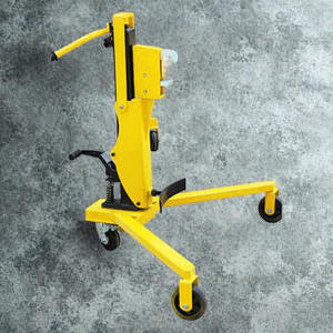 Elevador manual hidráulico de bidones para manipulación de bidones de aceite y productos químicos, equipo de rotación y elevación. - Product Image 3