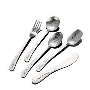 Juego de cubiertos infantiles de mimbre con diseño de cara sonriente, de acero inoxidable 304, apto para alimentos, para niños. - Product Image 3