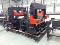 Ligne de production automatique de profilage et de pliage de panneaux de porte en acier, capacité de 100 pièces/heure, 380V