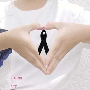 Cinta roja <span class=keywords><strong>de</strong></span> concientización sobre el Cáncer Unai con alfileres <span class=keywords><strong>de</strong></span> seguridad <span class=keywords><strong>para</strong></span> mujeres o hombres Evento social público <span class=keywords><strong>de</strong></span> caridad - Product Image 6