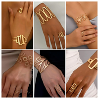 Offre Spéciale : Ensemble de Bijoux Géométriques Plaqué Or (Bracelet et Bague) en Alliage – Vente en Gros d'Accessoires de Bijouterie pour Femmes