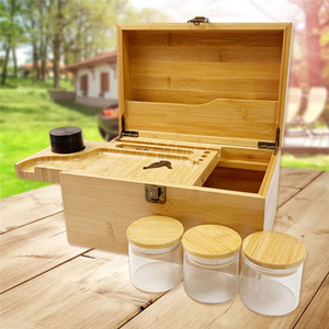 Boîte à roulettes en bois de luxe fabriquée à la main anti-odeur boîte de verrouillage en bambou avec accessoire - Product Image 5