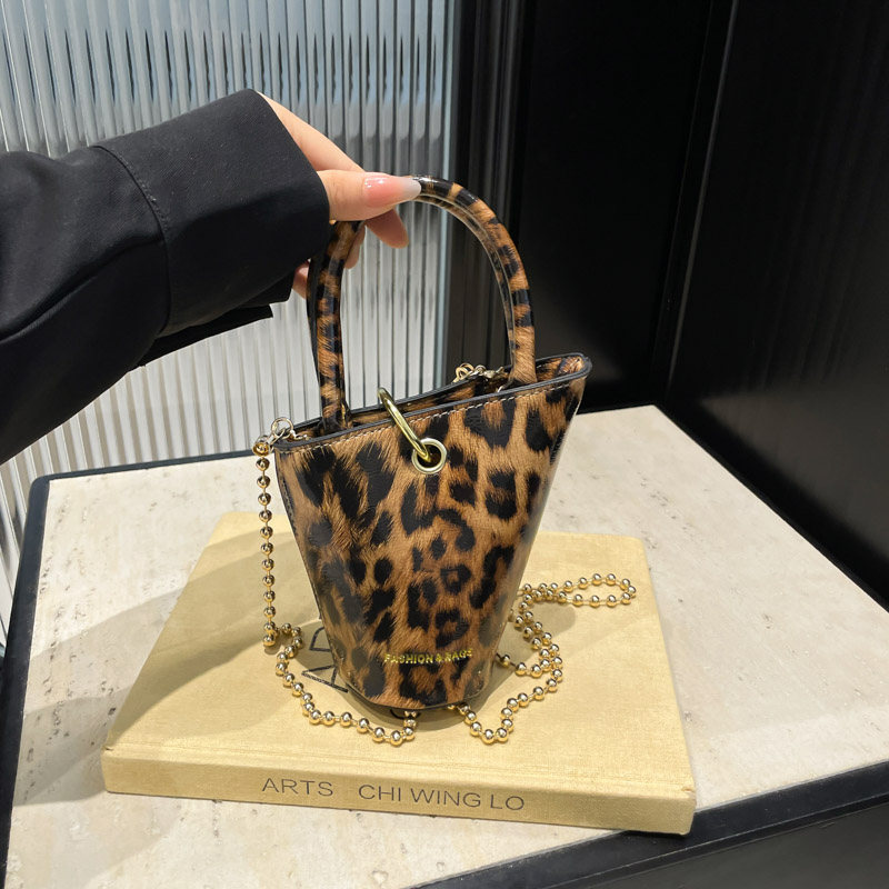 Brown leopard print