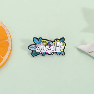 Épinglette en émail floral Audacity, texte humoristique amusant, broche élégante, badge de revers en métal, bijoux, cadeaux en gros - Product Image 2