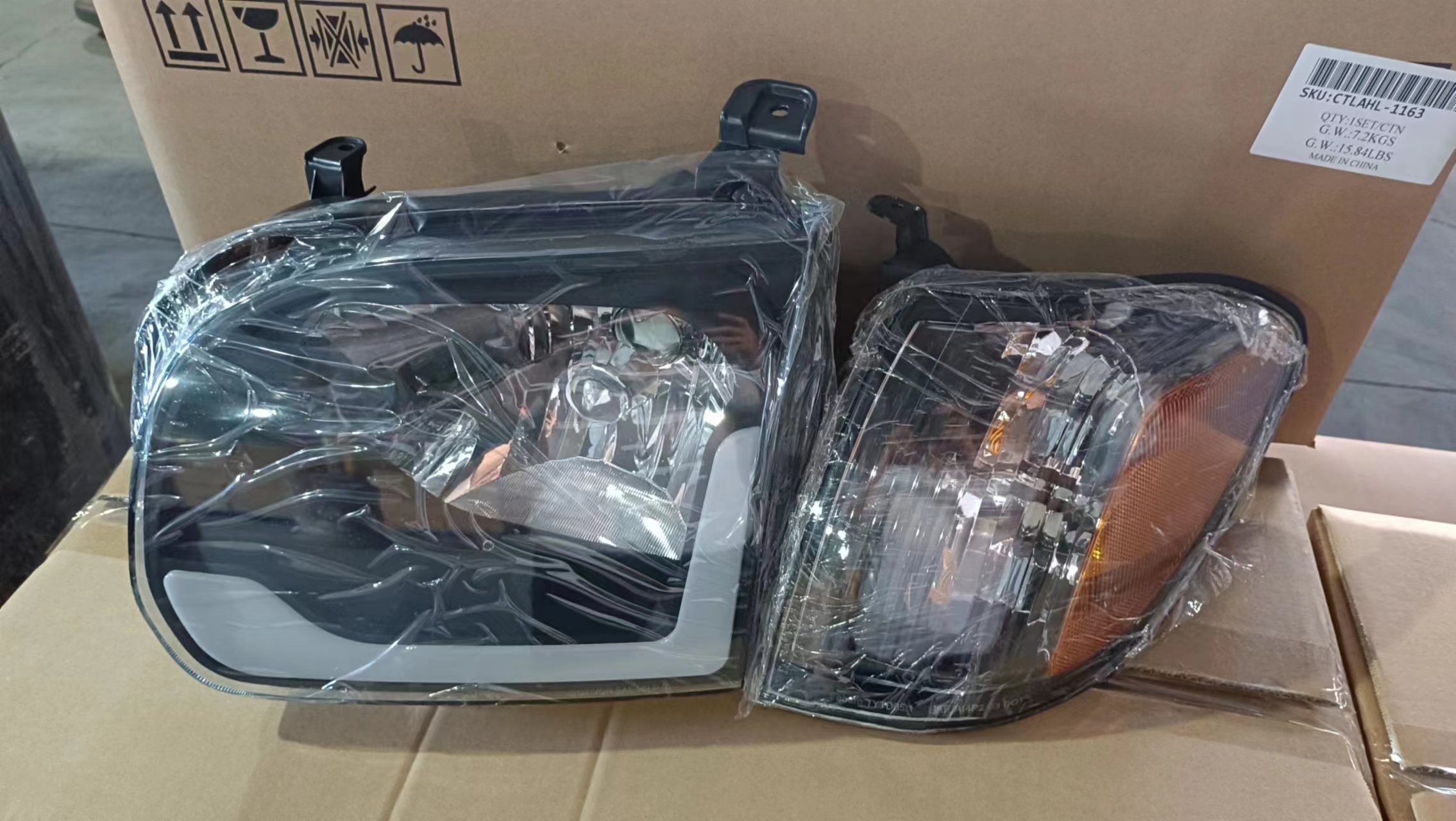 2010 toyota tundra headlights