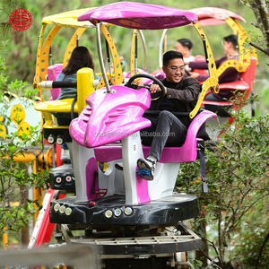 Vélo familial à pédales et électrique pour deux personnes, idéal pour les parcs d'attractions, les promenades en bord de rivière et les centres de villégiature - Product Image 4